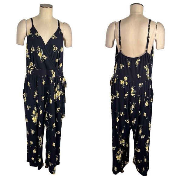 NWT Kaileigh Women's 2X Rica Navy Floral Faux Wrap Tie Knit Crop Jumpsuit - Picture 1 of 6